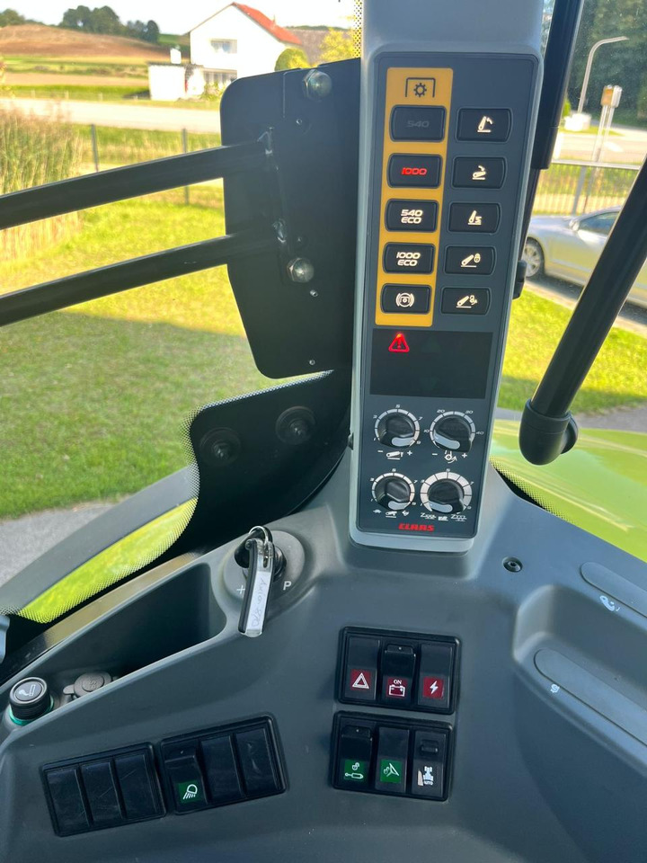 Leasing di CLAAS Axion 870 CMATIC mit S10 GPS und Cebis Touch, Vorderreifen NEU CLAAS Axion 870 CMATIC mit S10 GPS und Cebis Touch, Vorderreifen NEU: foto 27 Leasing di CLAAS Axion 870 CMATIC mit S10 GPS und Cebis Touch, Vorderreifen NEU CLAAS Axion 870 CMATIC mit S10 GPS und Cebis Touch, Vorderreifen NEU: foto 27