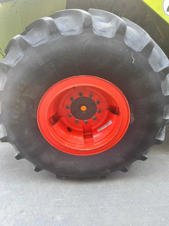 CLAAS Lexion verstärkte Felgen mit 650/75 R32 - Mietitrebbia: foto 1 CLAAS Lexion verstärkte Felgen mit 650/75 R32 - Mietitrebbia: foto 1