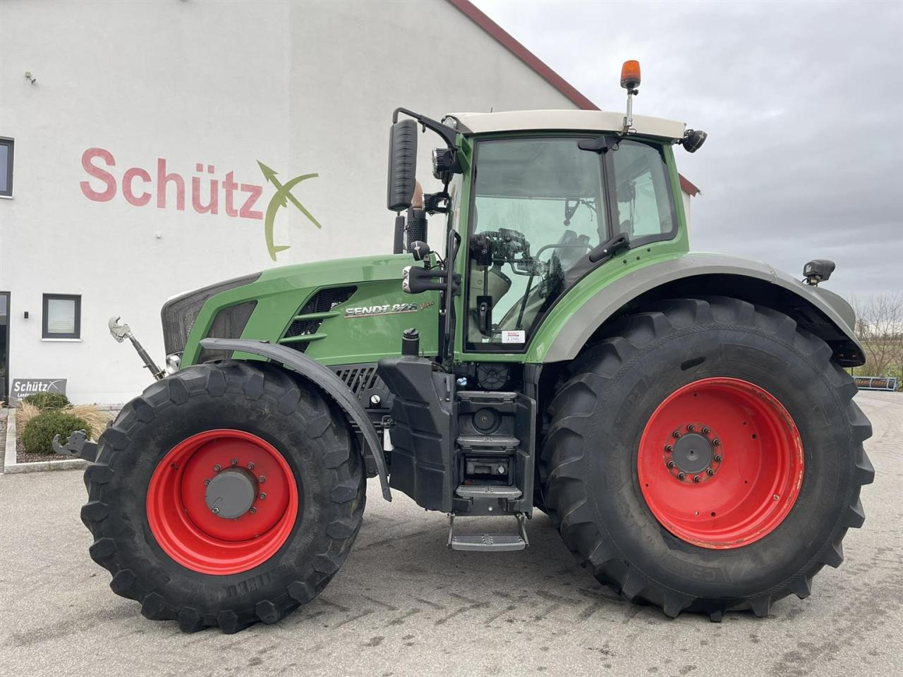 Fendt 828 Vario Profi Plus, GPS, FZW, 5DW, Baujahr 2014 - Trattore: foto 1 Fendt 828 Vario Profi Plus, GPS, FZW, 5DW, Baujahr 2014 - Trattore: foto 1
