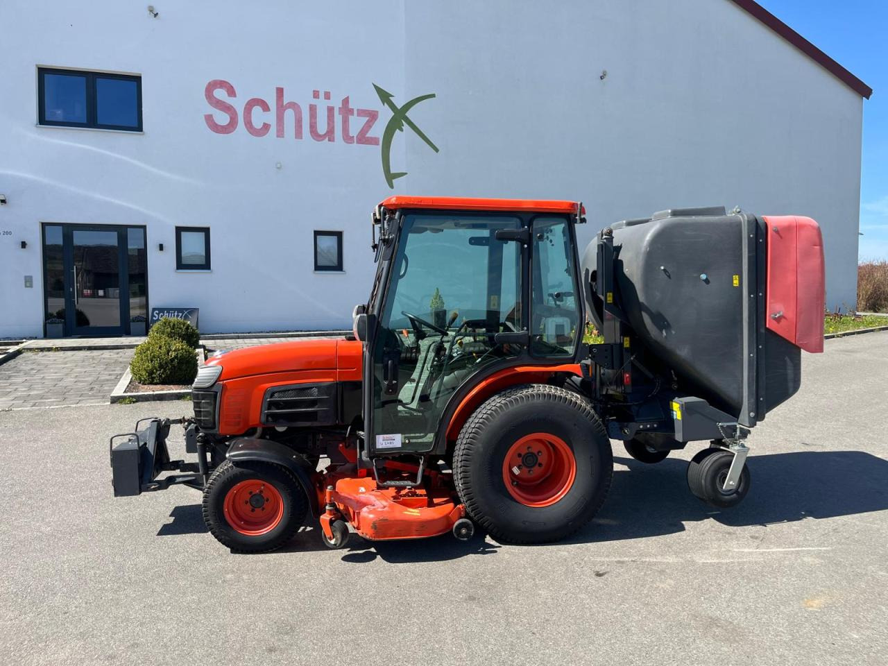 Kubota B3030 Grüngutbehälter Hochentlader - Tagliaerba: foto 1 Kubota B3030 Grüngutbehälter Hochentlader - Tagliaerba: foto 1