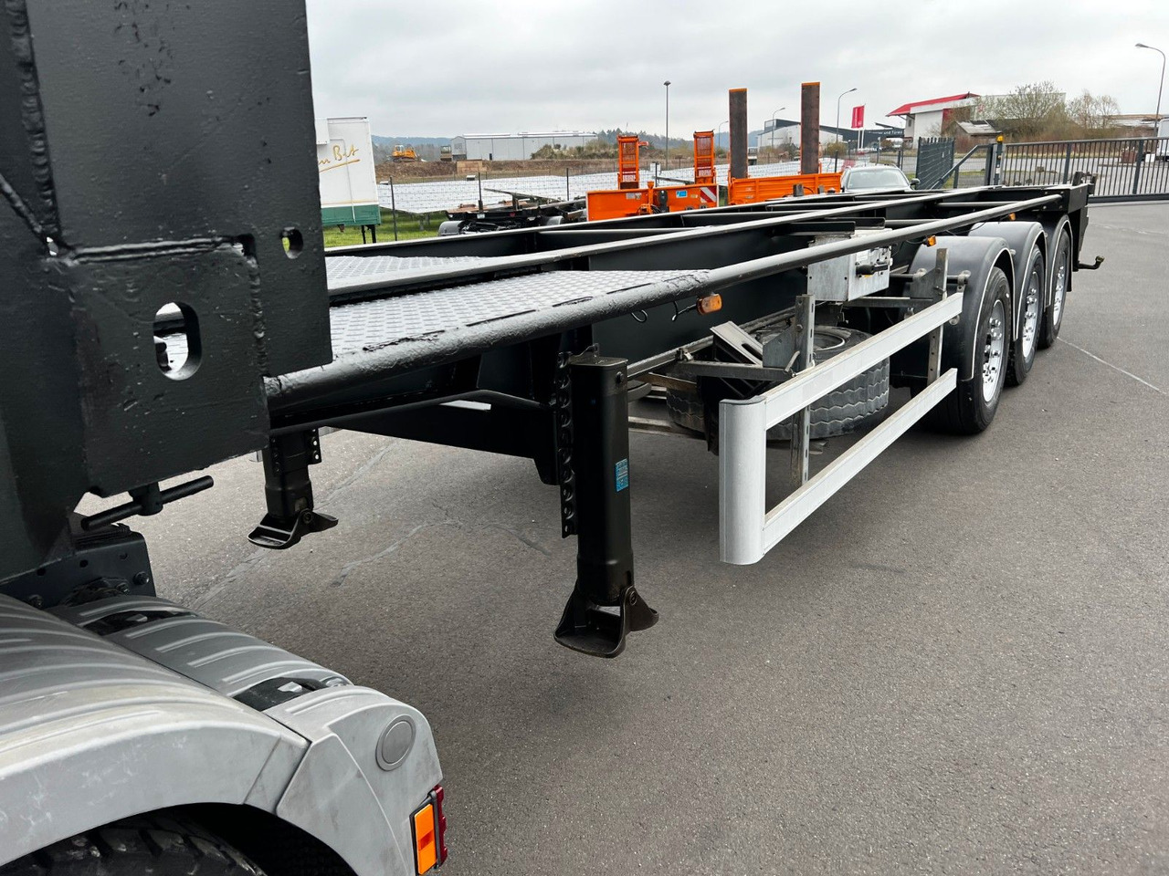 H&W 3- Achs Auflieger für Presscontainer H&W 3- Achs Auflieger für Presscontainer - Semirimorchio portacontainer/ Caisse interchangeable: foto 4 H&W 3- Achs Auflieger für Presscontainer H&W 3- Achs Auflieger für Presscontainer - Semirimorchio portacontainer/ Caisse interchangeable: foto 4