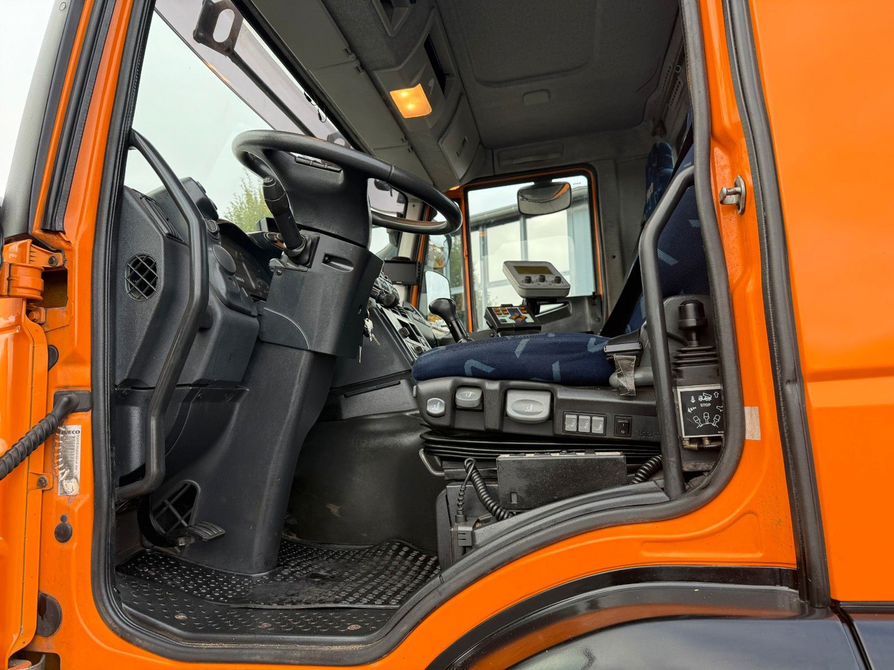 Autocarro scarrabile Iveco Trakker 330 EEV Winterdienst Abroll: foto 11