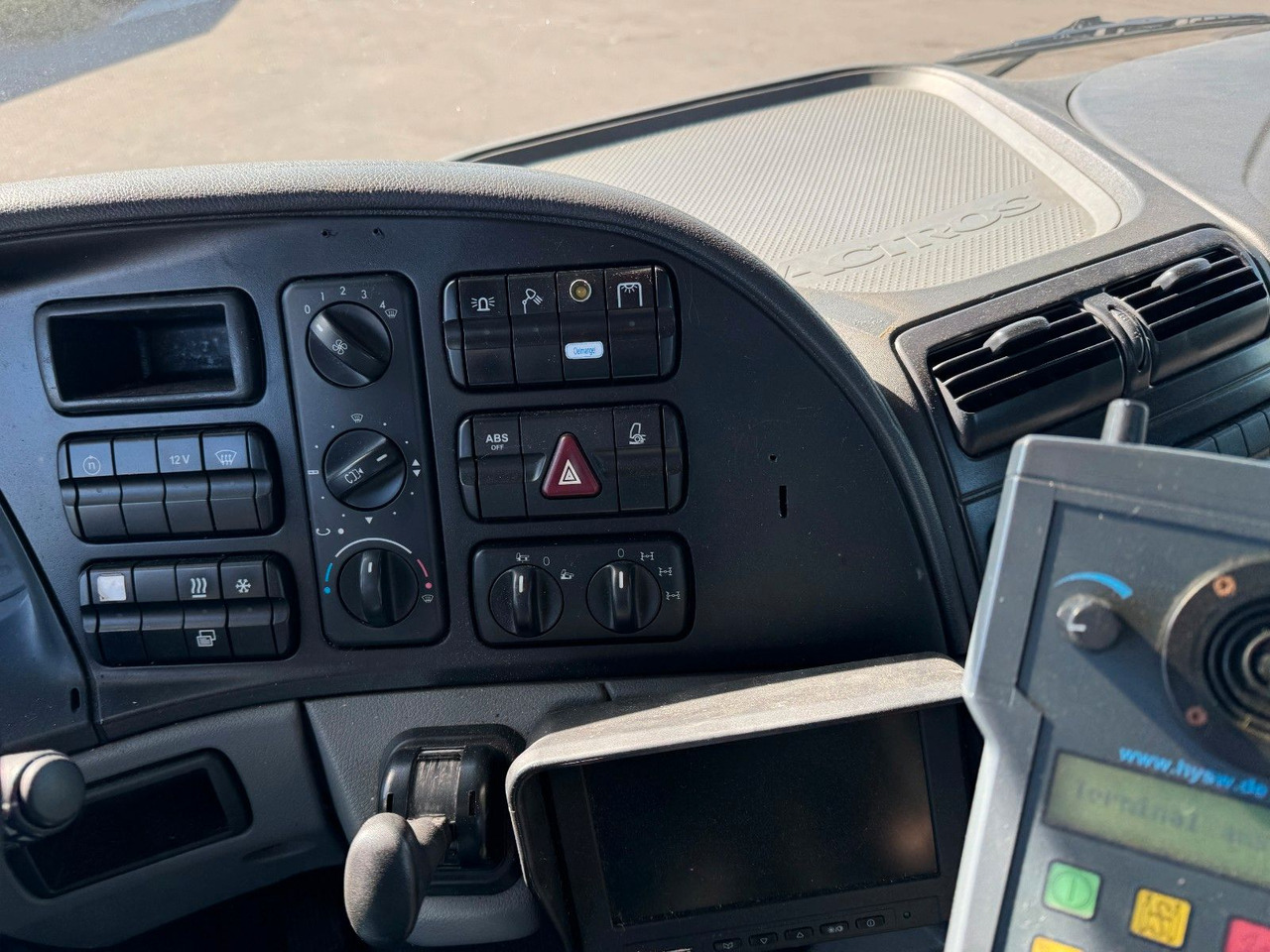 Mercedes-Benz Actros 3341 6x6 Kipperfahrgestell mit Zylinder - Autocarro telaio: foto 4 Mercedes-Benz Actros 3341 6x6 Kipperfahrgestell mit Zylinder - Autocarro telaio: foto 4