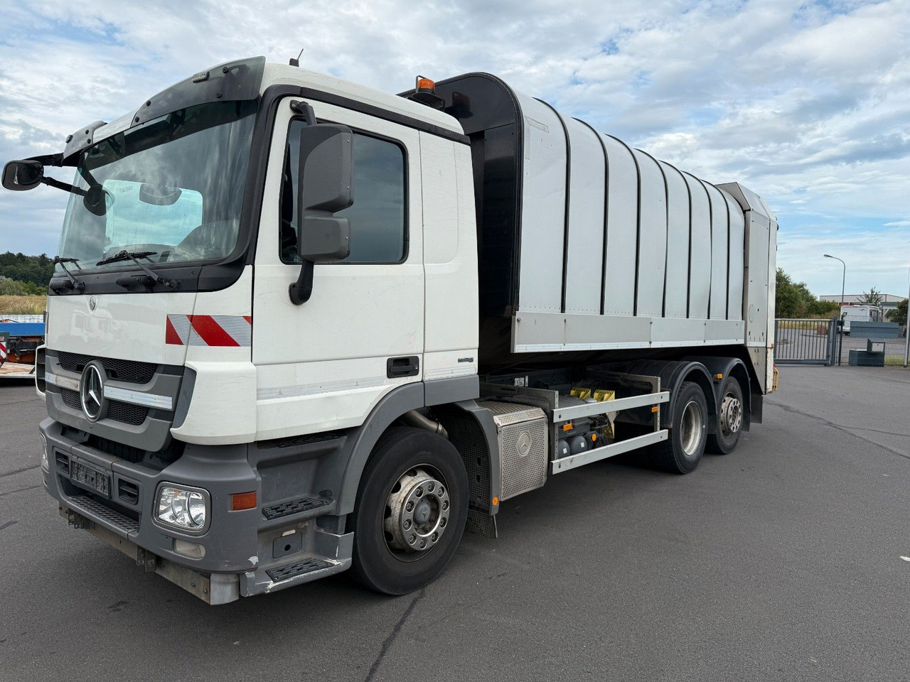 Mercedes-Benz Actros MP3 2532 6x2 Faun Rotorpress 521 - Camion immondizia: foto 1 Mercedes-Benz Actros MP3 2532 6x2 Faun Rotorpress 521 - Camion immondizia: foto 1