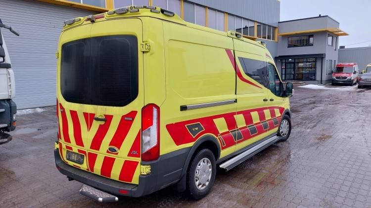FORD TRANSIT 2,0TDI AMBULANCE KLIMA 1.2018 EURO 6, 3 UNITS - Ambulanza: foto 3 FORD TRANSIT 2,0TDI AMBULANCE KLIMA 1.2018 EURO 6, 3 UNITS - Ambulanza: foto 3