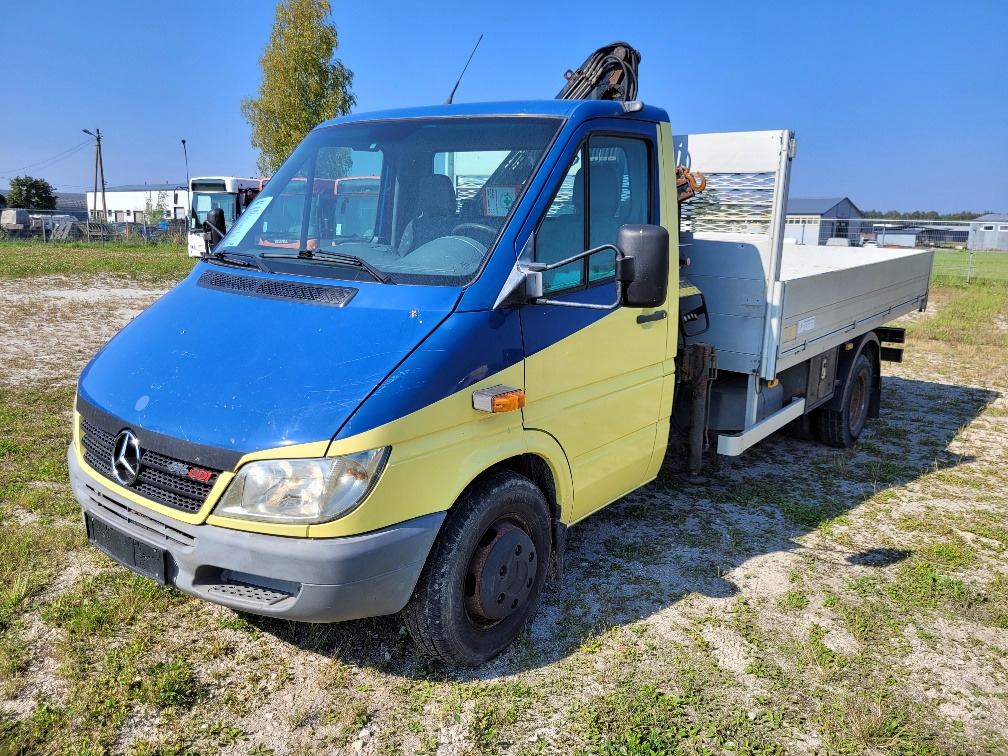 MERCEDES – BENZ SPRINTER 616CDI HIAB 027-2 Crane 10.2004 - Furgone con cassone fisso: foto 2 MERCEDES – BENZ SPRINTER 616CDI HIAB 027-2 Crane 10.2004 - Furgone con cassone fisso: foto 2