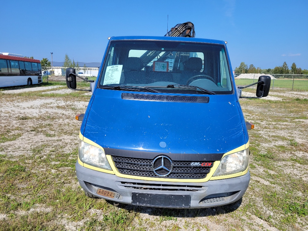 MERCEDES – BENZ SPRINTER 616CDI HIAB 027-2 Crane 10.2004 - Furgone con cassone fisso: foto 3 MERCEDES – BENZ SPRINTER 616CDI HIAB 027-2 Crane 10.2004 - Furgone con cassone fisso: foto 3