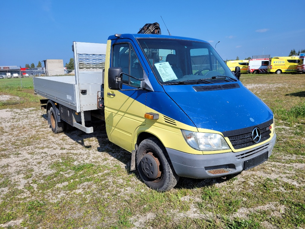 MERCEDES – BENZ SPRINTER 616CDI HIAB 027-2 Crane 10.2004  - Furgone con cassone fisso: foto 1 MERCEDES – BENZ SPRINTER 616CDI HIAB 027-2 Crane 10.2004  - Furgone con cassone fisso: foto 1
