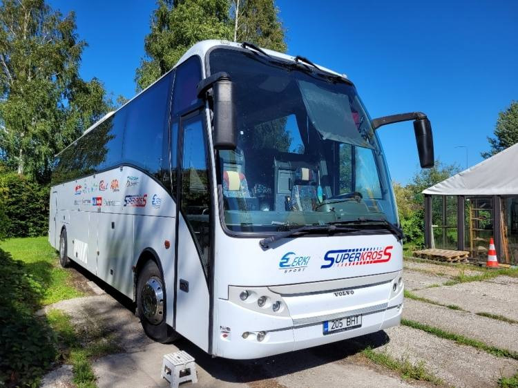 VOLVO B12M BERKHOF AXIAL70 MOTORHOME KLIMA 3.2003 - Pullman: foto 1 VOLVO B12M BERKHOF AXIAL70 MOTORHOME KLIMA 3.2003 - Pullman: foto 1