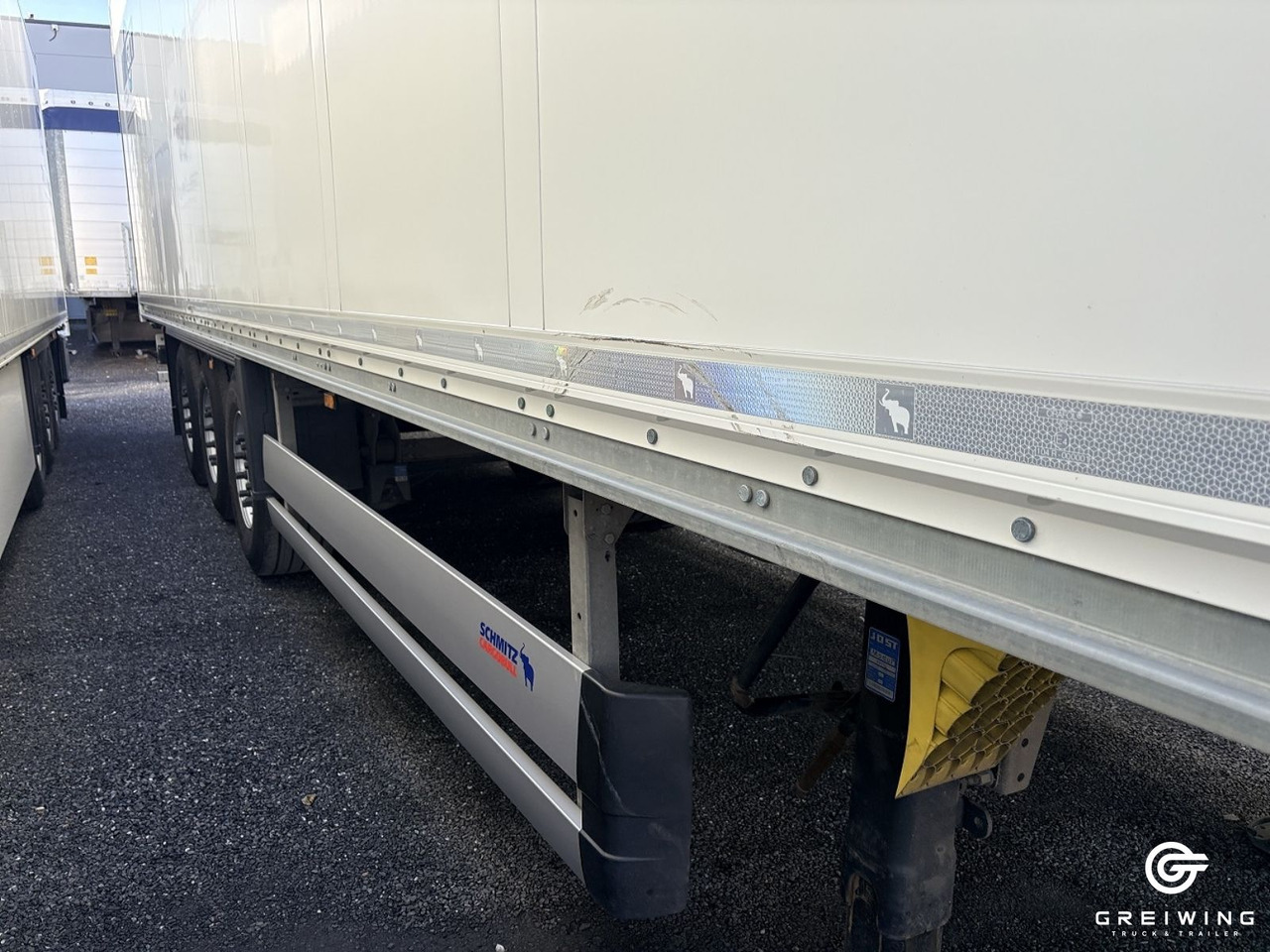 Schmitz Cargobull SKO 24 Isokoffer,Ab KW 46, Miete mögl. - Semirimorchio furgonato: foto 2 Schmitz Cargobull SKO 24 Isokoffer,Ab KW 46, Miete mögl. - Semirimorchio furgonato: foto 2