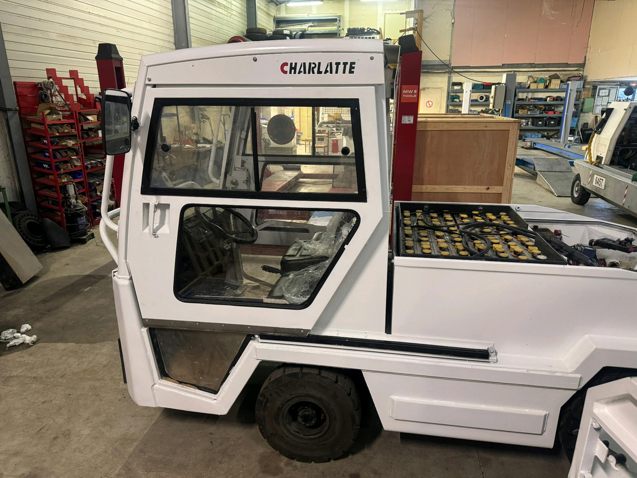 Charlatte 2012 - Trattore per traino bagagli: foto 2 Charlatte 2012 - Trattore per traino bagagli: foto 2