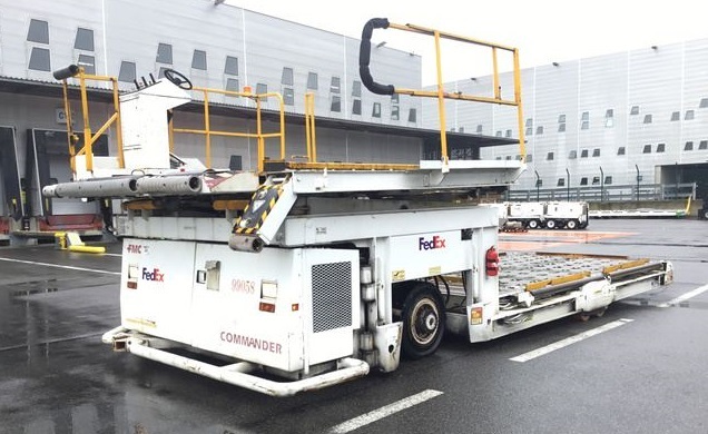 Lower Deck Loader FMC Commander 15 Wide - Cargo loader: foto 1 Lower Deck Loader FMC Commander 15 Wide - Cargo loader: foto 1