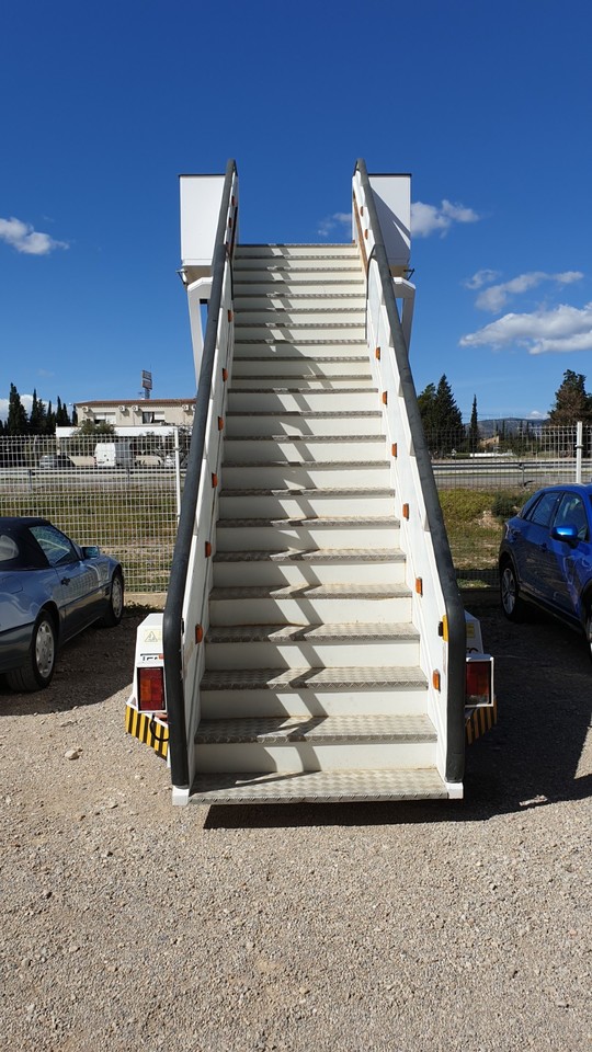 TEMG Pax Stairs TG2244 - Scala passeggeri: foto 5 TEMG Pax Stairs TG2244 - Scala passeggeri: foto 5