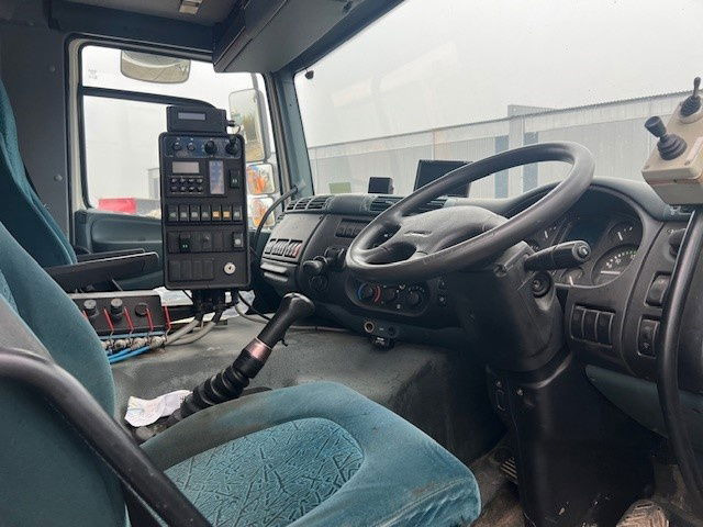 DAF 65 FA65.180 CF - Spazzatrice stradale: foto 5 DAF 65 FA65.180 CF - Spazzatrice stradale: foto 5