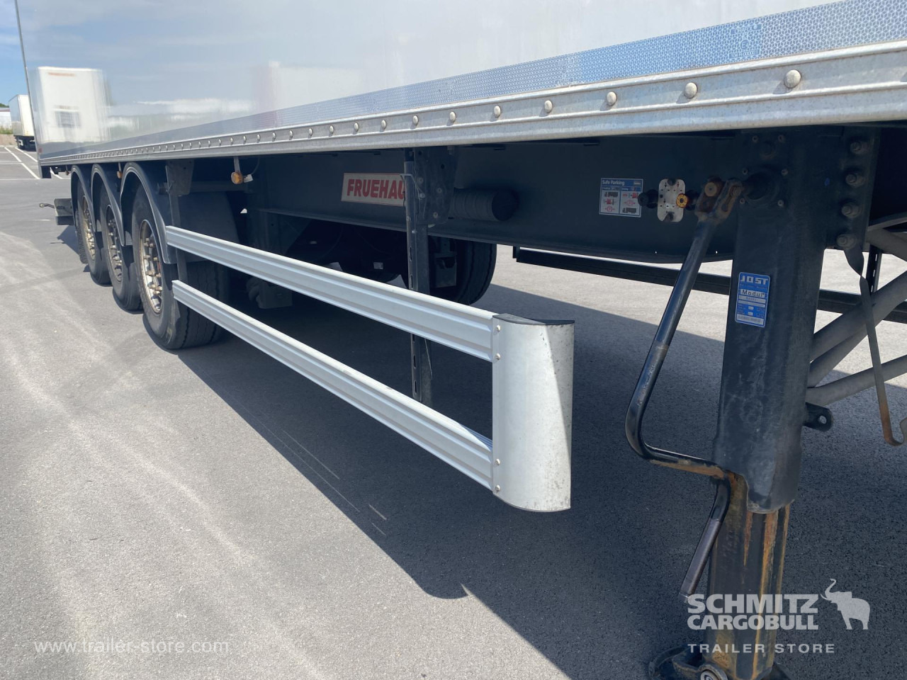 FRUEHAUF Dryfreight Standard Roller shutter door - Semirimorchio furgonato: foto 4 FRUEHAUF Dryfreight Standard Roller shutter door - Semirimorchio furgonato: foto 4