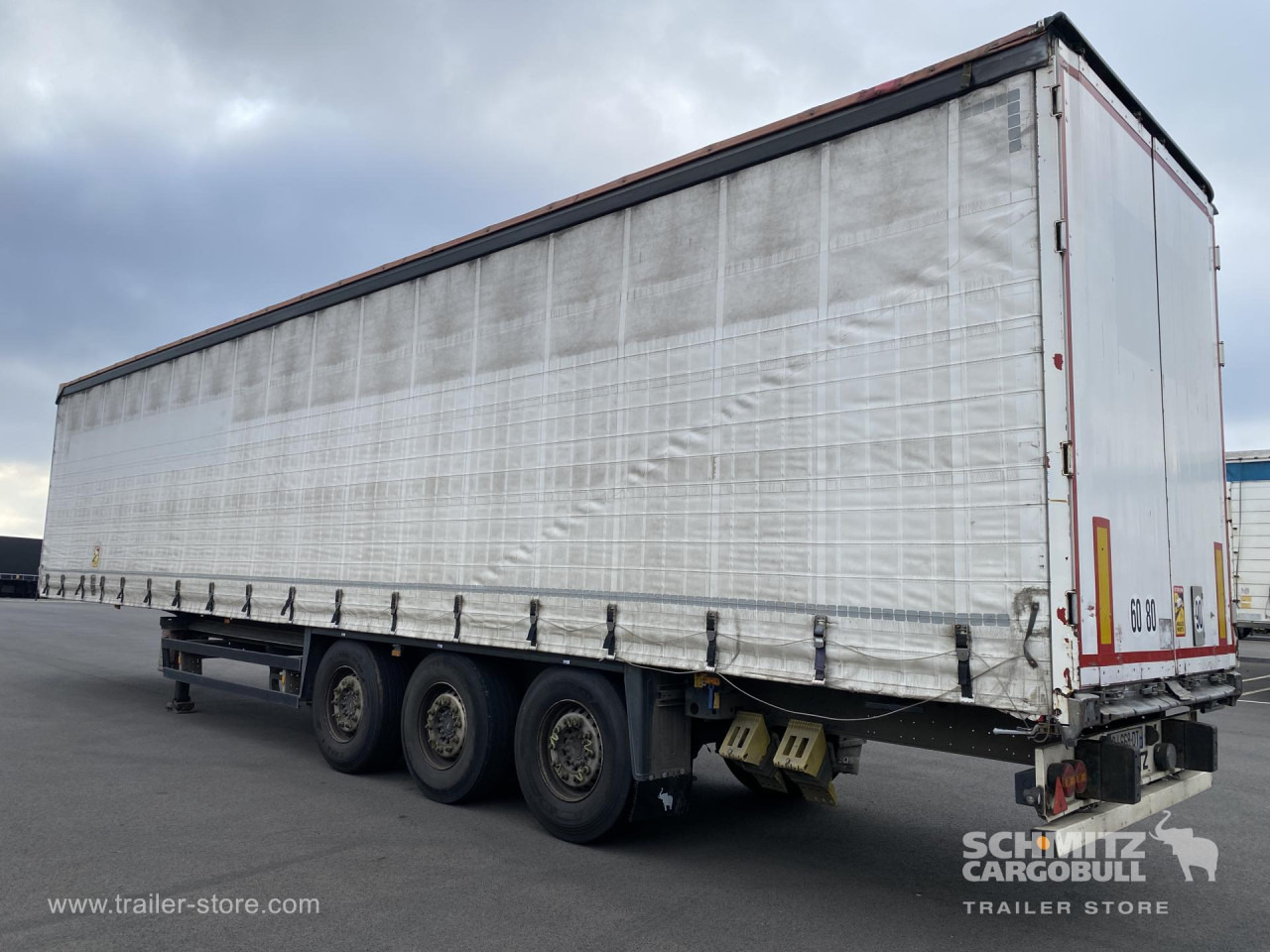 SCHMITZ Curtainsider Standard - Semirimorchio centinato: foto 4 SCHMITZ Curtainsider Standard - Semirimorchio centinato: foto 4