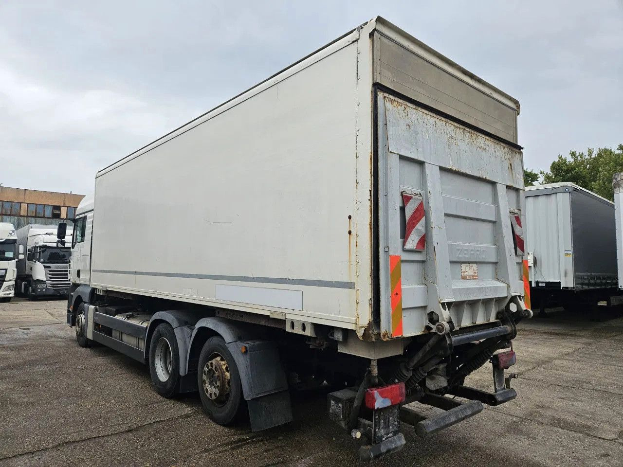 MAN TGA 26.400 BDF Tail Lift Euro5, New Smart2 Tacho - Autocarro portacontainer/ Caisse interchangeable: foto 4 MAN TGA 26.400 BDF Tail Lift Euro5, New Smart2 Tacho - Autocarro portacontainer/ Caisse interchangeable: foto 4