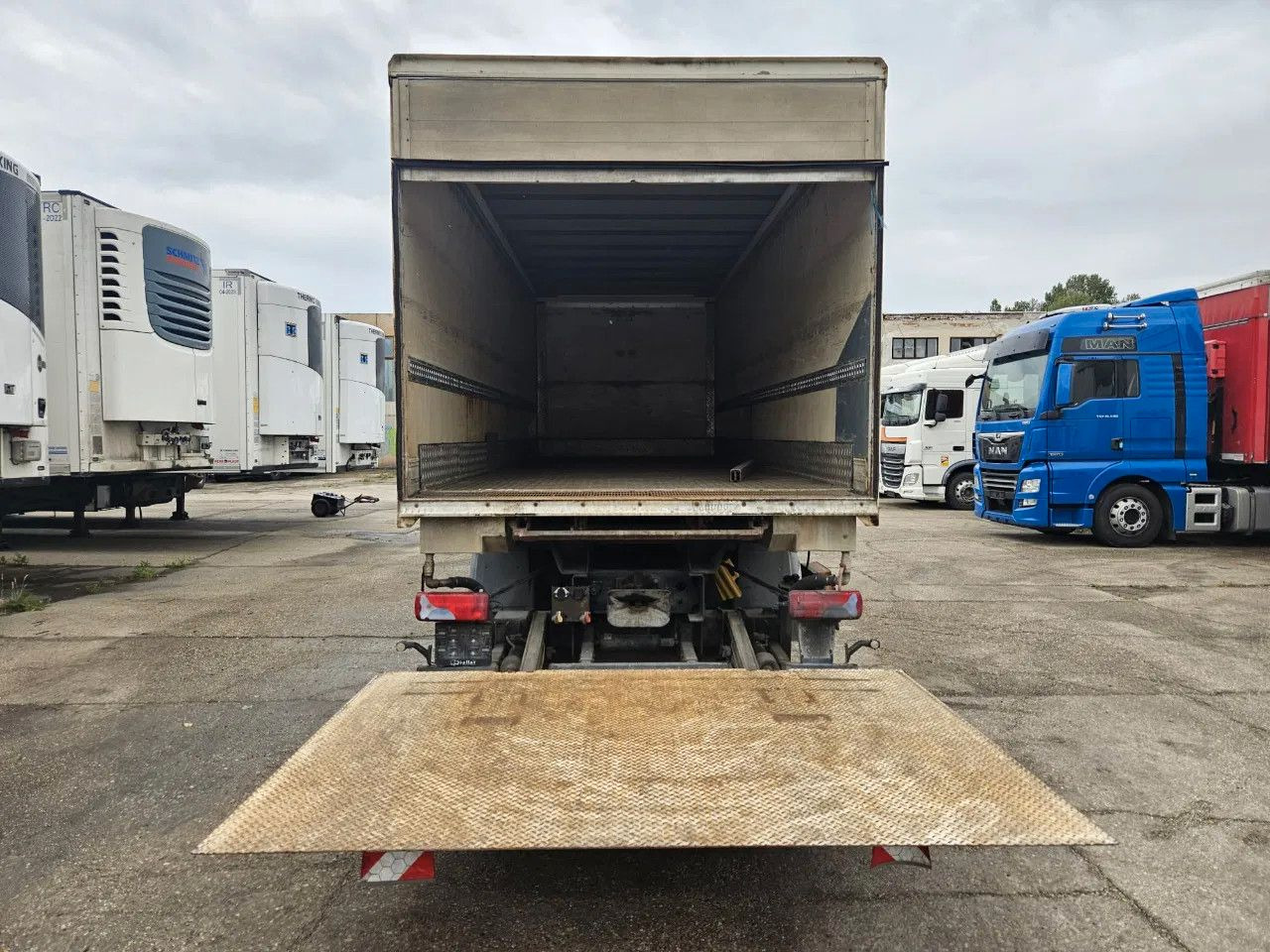MAN TGA 26.400 BDF Tail Lift Euro5, New Smart2 Tacho - Autocarro portacontainer/ Caisse interchangeable: foto 5 MAN TGA 26.400 BDF Tail Lift Euro5, New Smart2 Tacho - Autocarro portacontainer/ Caisse interchangeable: foto 5