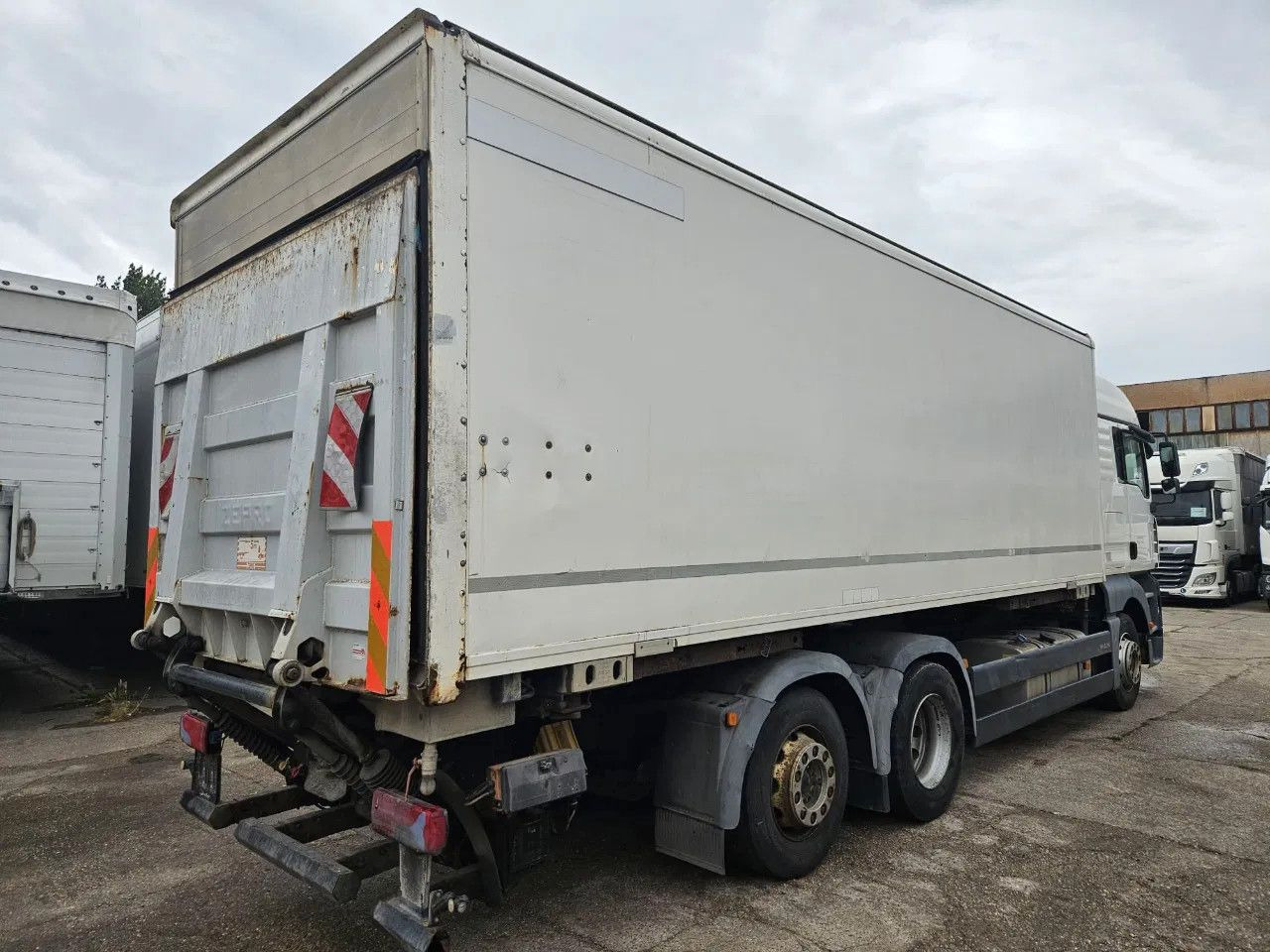 MAN TGA 26.400 BDF Tail Lift Euro5, New Smart2 Tacho - Autocarro portacontainer/ Caisse interchangeable: foto 3 MAN TGA 26.400 BDF Tail Lift Euro5, New Smart2 Tacho - Autocarro portacontainer/ Caisse interchangeable: foto 3