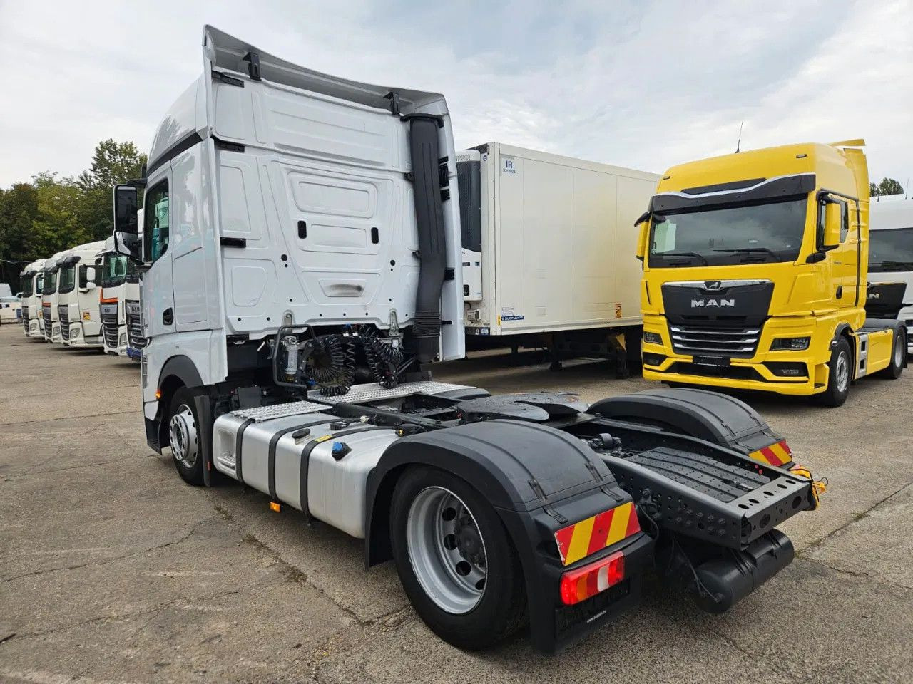 Mercedes-Benz Actros 1851 Mega, BigSpace, Standklima, 2 units - Trattore stradale: foto 4 Mercedes-Benz Actros 1851 Mega, BigSpace, Standklima, 2 units - Trattore stradale: foto 4