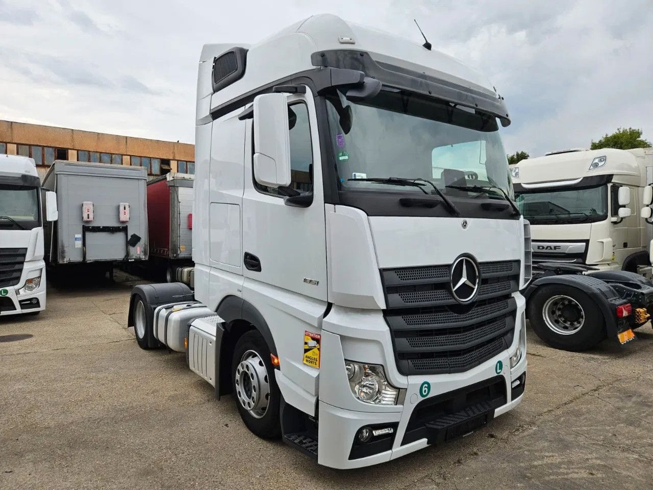 Mercedes-Benz Actros 1851 Mega, BigSpace, Standklima, 2 units - Trattore stradale: foto 2 Mercedes-Benz Actros 1851 Mega, BigSpace, Standklima, 2 units - Trattore stradale: foto 2
