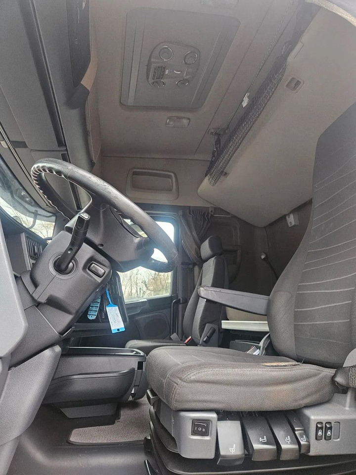 Scania R450 Mega StandKlima Highline - 3 units in stock - Trattore stradale: foto 5 Scania R450 Mega StandKlima Highline - 3 units in stock - Trattore stradale: foto 5