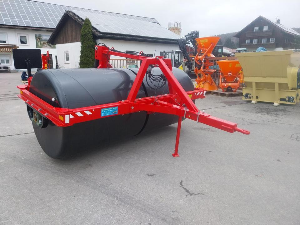 Aktionspreis Walze Wiesenwalze Fahrwerk Traktor Ackerwalze Wiese - Rullo: foto 3 Aktionspreis Walze Wiesenwalze Fahrwerk Traktor Ackerwalze Wiese - Rullo: foto 3