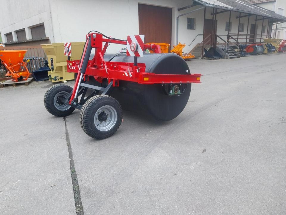 Aktionspreis Walze Wiesenwalze Fahrwerk Traktor Ackerwalze Wiese - Rullo: foto 1 Aktionspreis Walze Wiesenwalze Fahrwerk Traktor Ackerwalze Wiese - Rullo: foto 1