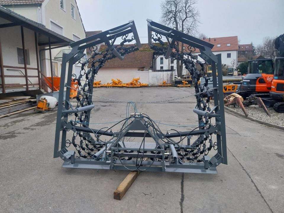 Wiesenegge 6 - 8m Wiesenstriegel Wiesenschleppe Schlepper - Erpice a catena: foto 1 Wiesenegge 6 - 8m Wiesenstriegel Wiesenschleppe Schlepper - Erpice a catena: foto 1