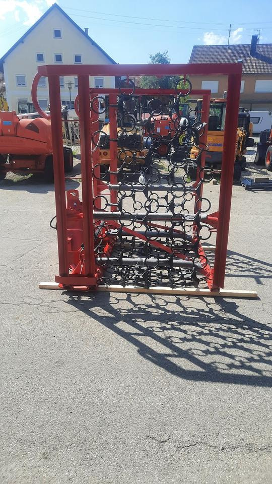 Neue Wiesenegge 6m hydraulisch Wiesenschleppe Fendt Schlepper - Erpice a catena: foto 2 Neue Wiesenegge 6m hydraulisch Wiesenschleppe Fendt Schlepper - Erpice a catena: foto 2