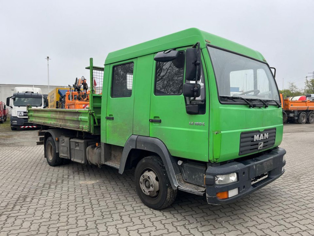 MAN LE 8.180 K 2-Achs Kipper Doppelkabine Meiller - Autocarro ribaltabile: foto 4 MAN LE 8.180 K 2-Achs Kipper Doppelkabine Meiller - Autocarro ribaltabile: foto 4