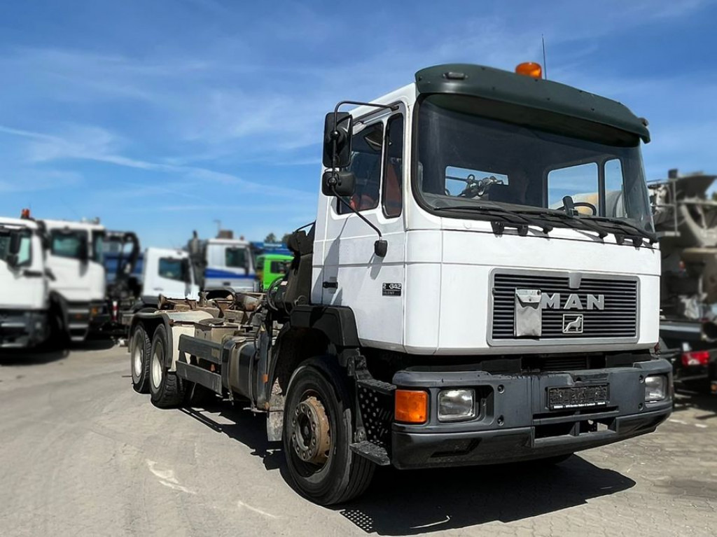 MAN MAN F2000 Abrollkipper mit Kran 27.342 6x4 - Autocarro scarrabile, Camion con gru: foto 2 MAN MAN F2000 Abrollkipper mit Kran 27.342 6x4 - Autocarro scarrabile, Camion con gru: foto 2