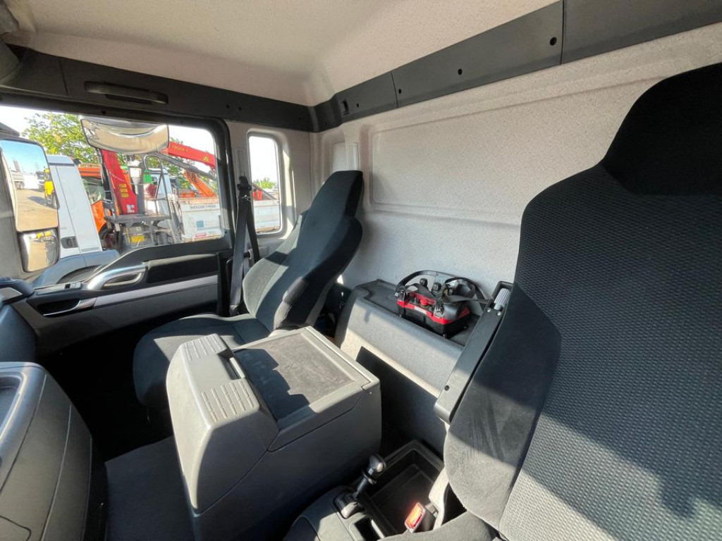 MAN TG-S 26.400 6x2-2 BL Pritsche Heckkran 5xhydr.Ausschub, Funk - Autocarro con pianale/ Cassone fisso, Camion con gru: foto 2 MAN TG-S 26.400 6x2-2 BL Pritsche Heckkran 5xhydr.Ausschub, Funk - Autocarro con pianale/ Cassone fisso, Camion con gru: foto 2