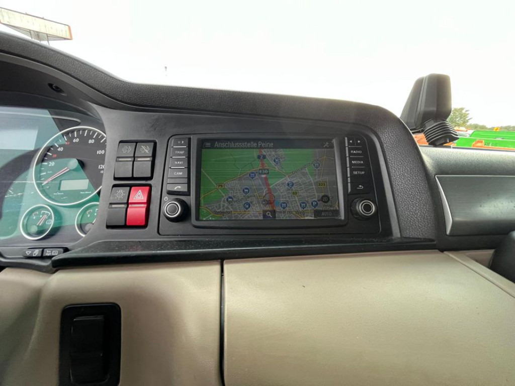 MAN TG-X 26.460 6x2-2 BL Pritsche Kran PK 24.001 Funk Lenk - Autocarro con pianale/ Cassone fisso, Camion con gru: foto 4 MAN TG-X 26.460 6x2-2 BL Pritsche Kran PK 24.001 Funk Lenk - Autocarro con pianale/ Cassone fisso, Camion con gru: foto 4