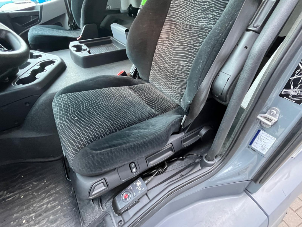 MERCEDES-BENZ Antos 1830 L nR 4x2 Standardkoffer LBW LBW 2to+Funk - Autocarro furgonato: foto 5 MERCEDES-BENZ Antos 1830 L nR 4x2 Standardkoffer LBW LBW 2to+Funk - Autocarro furgonato: foto 5