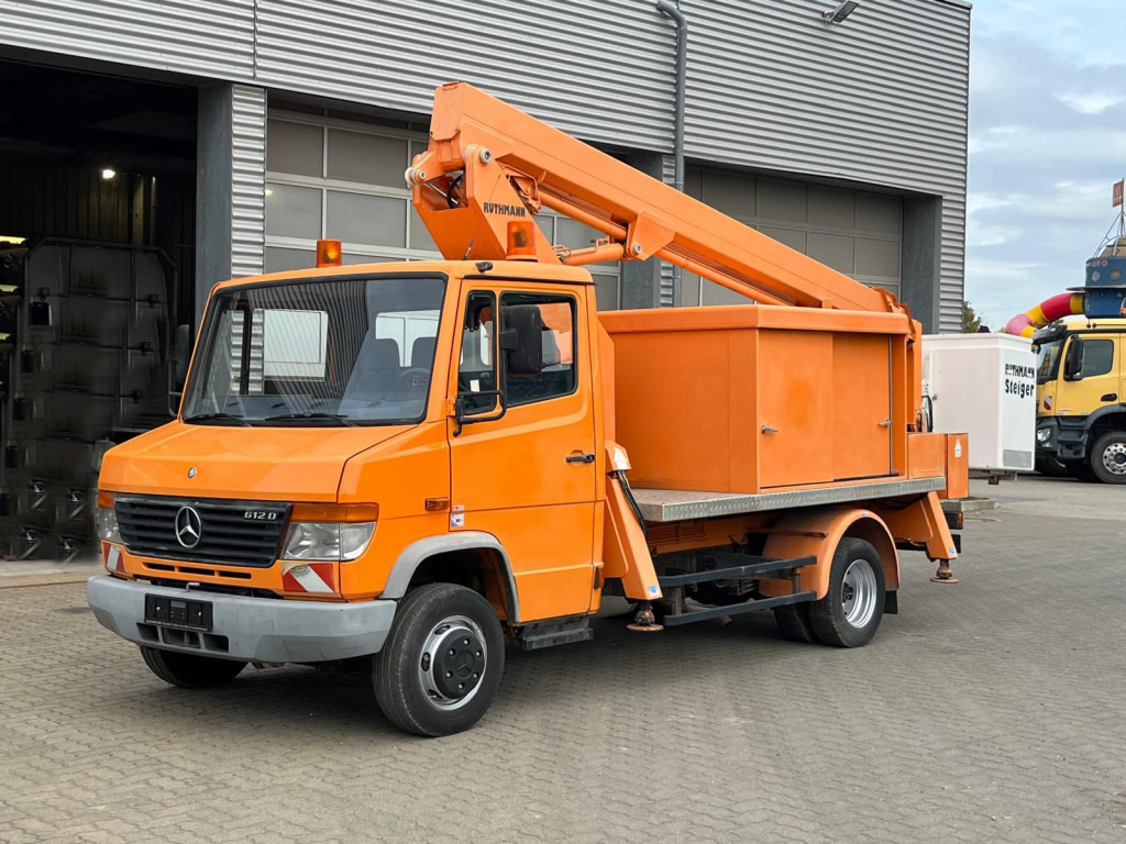 MERCEDES-BENZ Vario 612 D Hubarbeitsbühne Arbeitshöhe 18m - Piattaforma autocarrata: foto 1 MERCEDES-BENZ Vario 612 D Hubarbeitsbühne Arbeitshöhe 18m - Piattaforma autocarrata: foto 1
