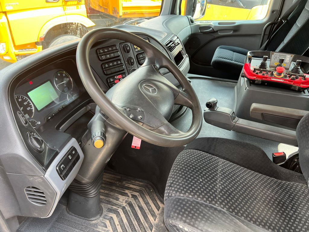 Mercedes-Benz Actros 1841 K 2-Achs Kipper Kran Funk/2xhydr+Gre Mercedes-Benz Actros 1841 K 2-Achs Kipper Kran Funk/2xhydr+Gre - Autocarro ribaltabile, Camion con gru: foto 5 Mercedes-Benz Actros 1841 K 2-Achs Kipper Kran Funk/2xhydr+Gre Mercedes-Benz Actros 1841 K 2-Achs Kipper Kran Funk/2xhydr+Gre - Autocarro ribaltabile, Camion con gru: foto 5