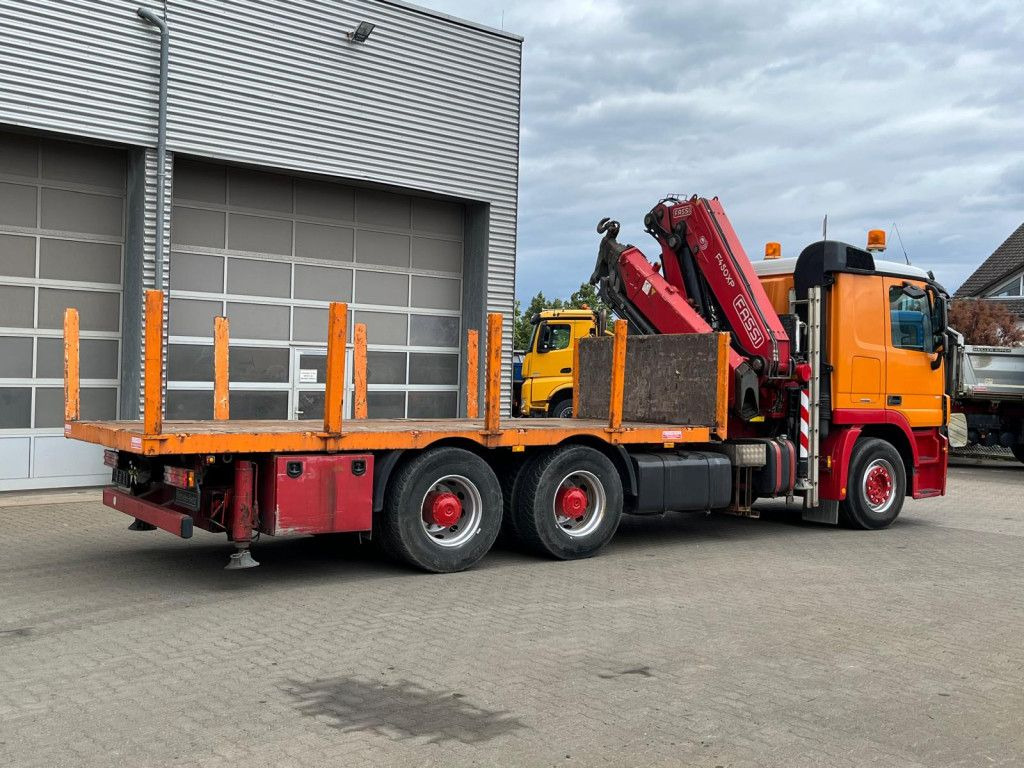 Mercedes-Benz Actros 2646 L 6x4 Pritsche Kran Fassi 450 45m/t Mercedes-Benz Actros 2646 L 6x4 Pritsche Kran Fassi 450 45m/t - Camion con gru, Autocarro con pianale/ Cassone fisso: foto 5 Mercedes-Benz Actros 2646 L 6x4 Pritsche Kran Fassi 450 45m/t Mercedes-Benz Actros 2646 L 6x4 Pritsche Kran Fassi 450 45m/t - Camion con gru, Autocarro con pianale/ Cassone fisso: foto 5