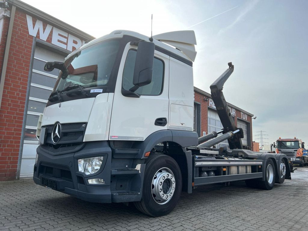 Mercedes-Benz Actros neu 2543 L 6x2 Abrollkipper Meiller Funk - Autocarro scarrabile: foto 1 Mercedes-Benz Actros neu 2543 L 6x2 Abrollkipper Meiller Funk - Autocarro scarrabile: foto 1