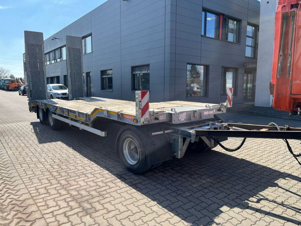 Müller-Mitteltal Tiefladeanhänger T 3 Profi 30,0 Tiefladeranhänge - Rimorchio pianale ribassato: foto 4 Müller-Mitteltal Tiefladeanhänger T 3 Profi 30,0 Tiefladeranhänge - Rimorchio pianale ribassato: foto 4