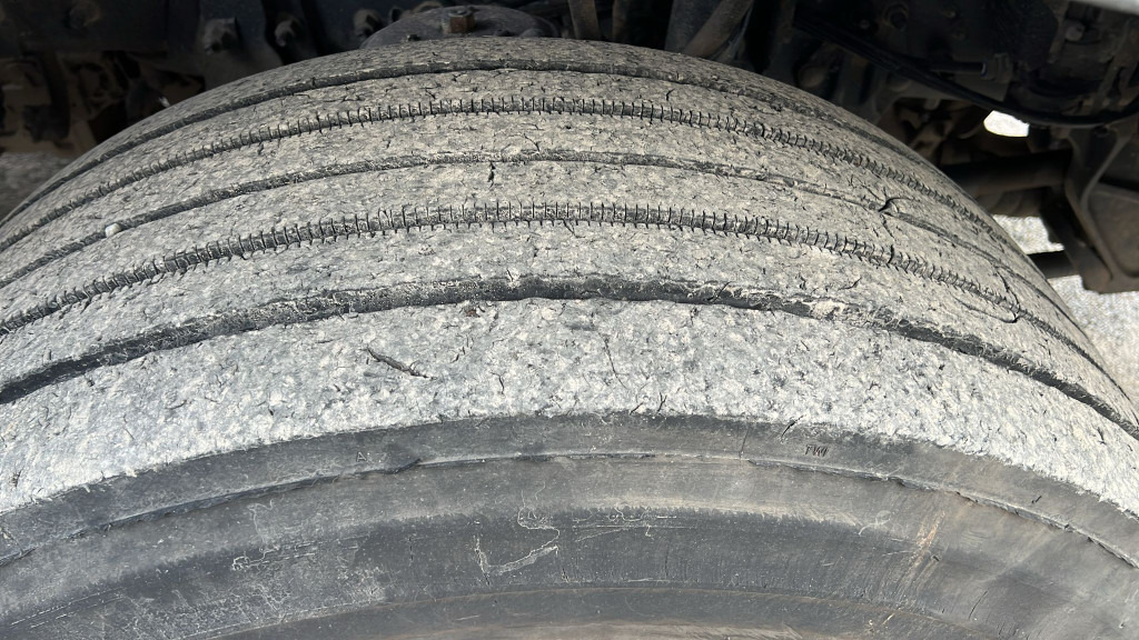 Autocarro scarrabile VOLVO (S) Truck FH 500 6x2 Abrollkipper Funkfernbedienung: foto 6 Autocarro scarrabile VOLVO (S) Truck FH 500 6x2 Abrollkipper Funkfernbedienung: foto 6