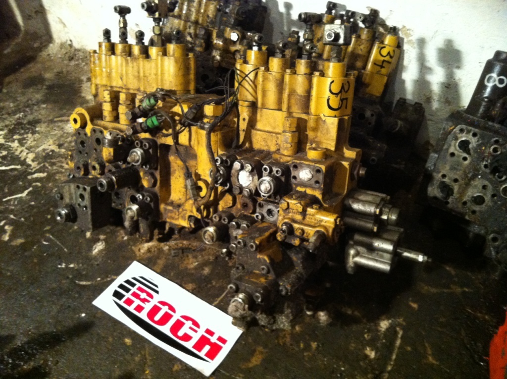 CATERPILLAR 1074010 123-1932-02 - 9 SEKCYJNY - Valvola idraulica per Escavatore cingolato: foto 2 CATERPILLAR 1074010 123-1932-02 - 9 SEKCYJNY - Valvola idraulica per Escavatore cingolato: foto 2