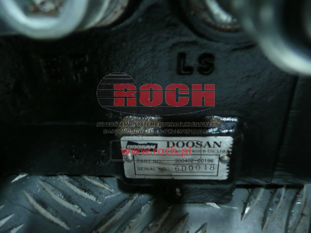 DOOSAN 300402-00196 - 1 SEKCYJNY + 410104-00141C 160205 - Valvola idraulica: foto 1 DOOSAN 300402-00196 - 1 SEKCYJNY + 410104-00141C 160205 - Valvola idraulica: foto 1