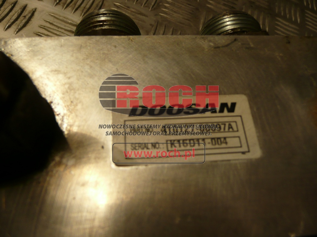 DOOSAN 410127-00097A 150603 + SUN 1BKG + HYDROAKUMULATOR L-0,32L - Valvola idraulica: foto 2 DOOSAN 410127-00097A 150603 + SUN 1BKG + HYDROAKUMULATOR L-0,32L - Valvola idraulica: foto 2