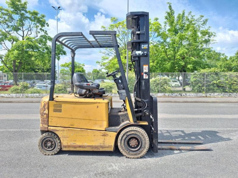Caterpillar EP25KP - Carrello elevatore elettrico: foto 3 Caterpillar EP25KP - Carrello elevatore elettrico: foto 3