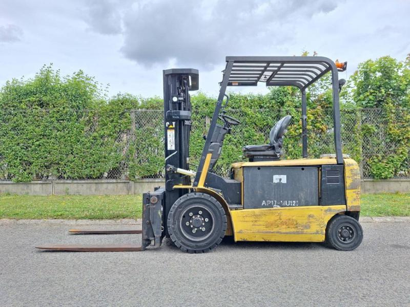 Caterpillar EP30K - Carrello elevatore elettrico: foto 3 Caterpillar EP30K - Carrello elevatore elettrico: foto 3