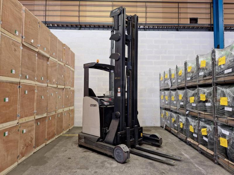 Crown ESR 5260 - Carrello retrattile: foto 2 Crown ESR 5260 - Carrello retrattile: foto 2