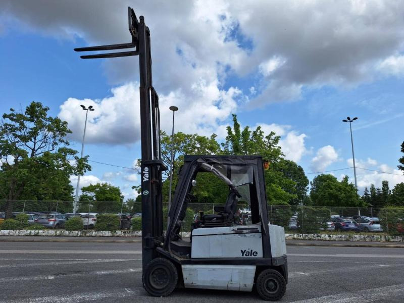 Carrello elevatore elettrico Yale ERP30: foto 10
