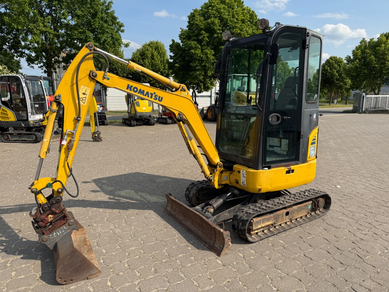 Komatsu PC 16R-3HS, Bj 17, 2210 BH, Tilt mit HS01, GL - Miniescavatore: foto 1 Komatsu PC 16R-3HS, Bj 17, 2210 BH, Tilt mit HS01, GL - Miniescavatore: foto 1