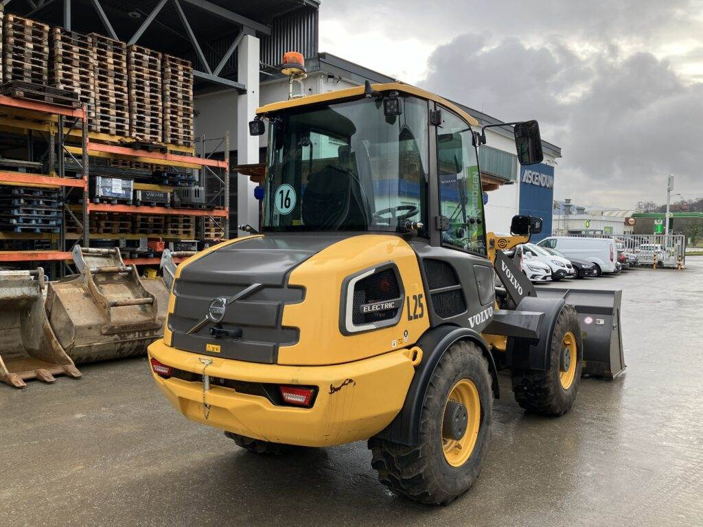 Volvo JL25H Electric - Minipala: foto 2 Volvo JL25H Electric - Minipala: foto 2